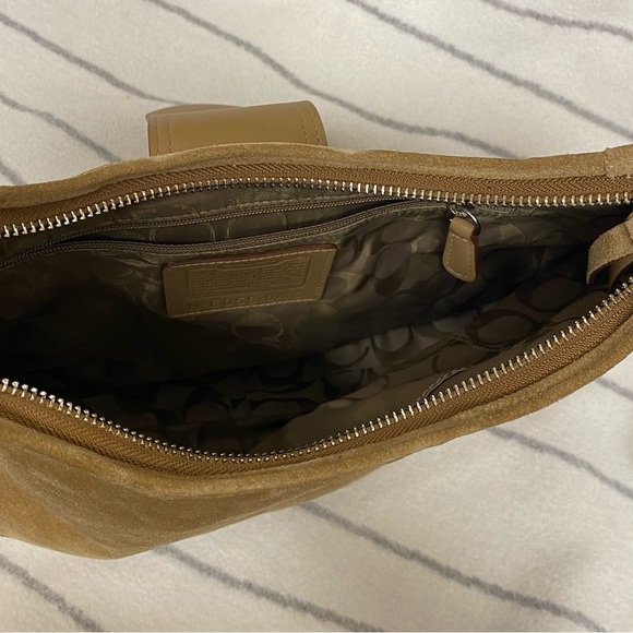 Coach Hamptons Suede Hobo - Picture 4 of 9